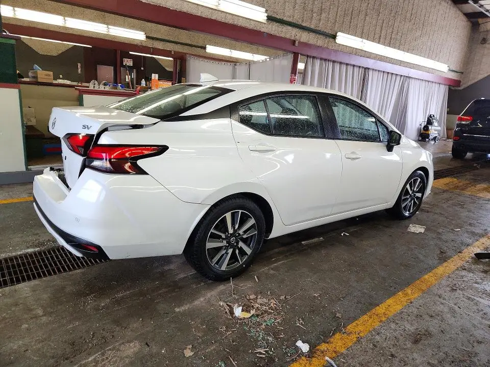 2021 NISSAN VERSA SV  