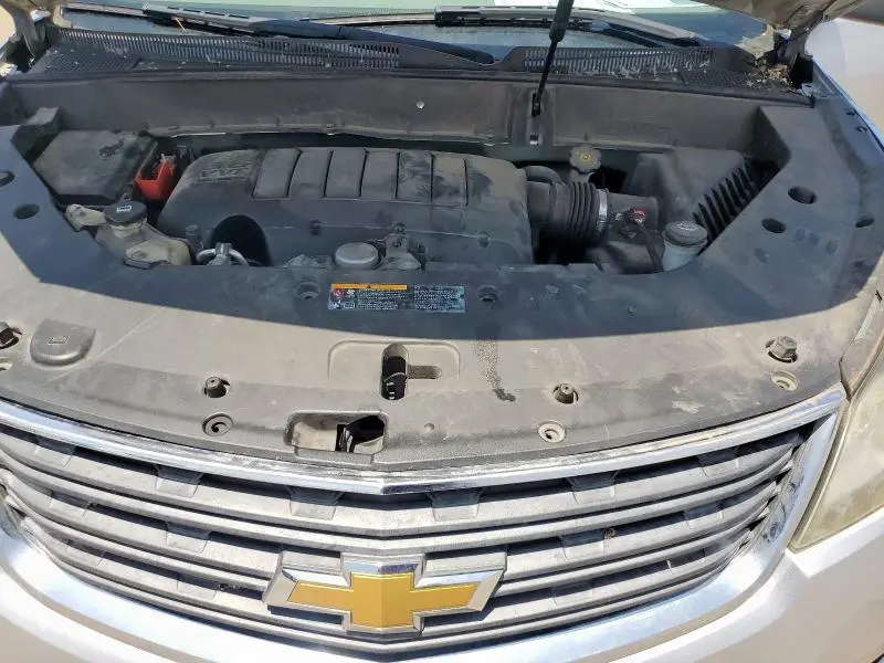 2014 CHEVROLET TRAVERSE LS  