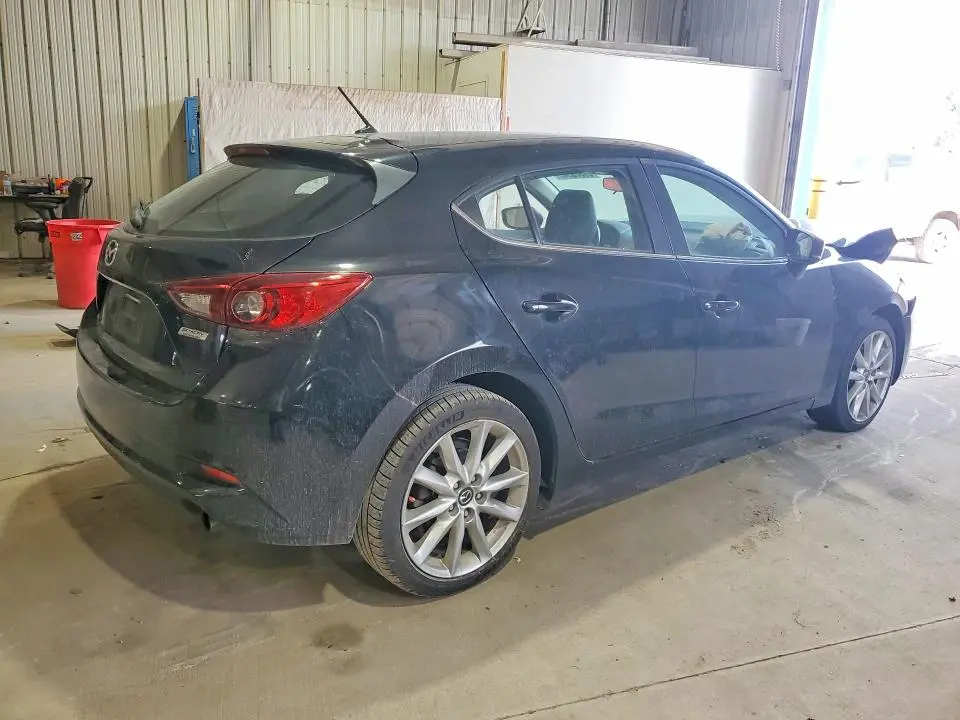 2017 MAZDA 3 TOURING  