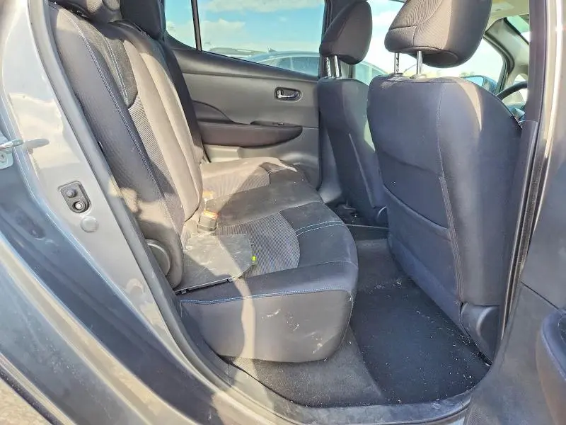 2018 NISSAN LEAF S  
