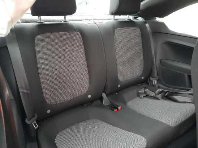 2019 VOLKSWAGEN BEETLE S  