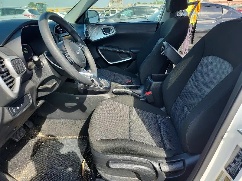 2024 KIA SOUL LX  