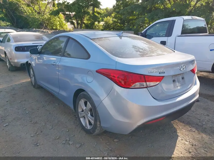 2013 HYUNDAI ELANTRA GS
