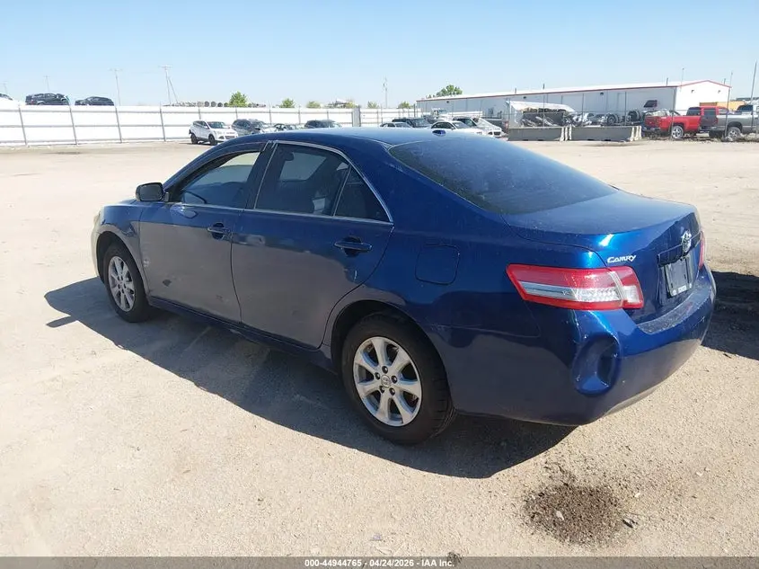 2011 TOYOTA CAMRY LE