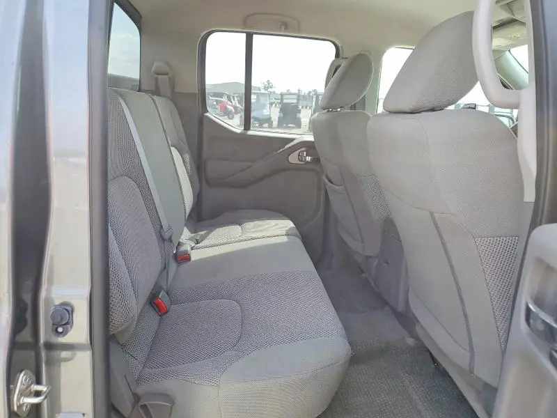 2018 NISSAN FRONTIER SV  