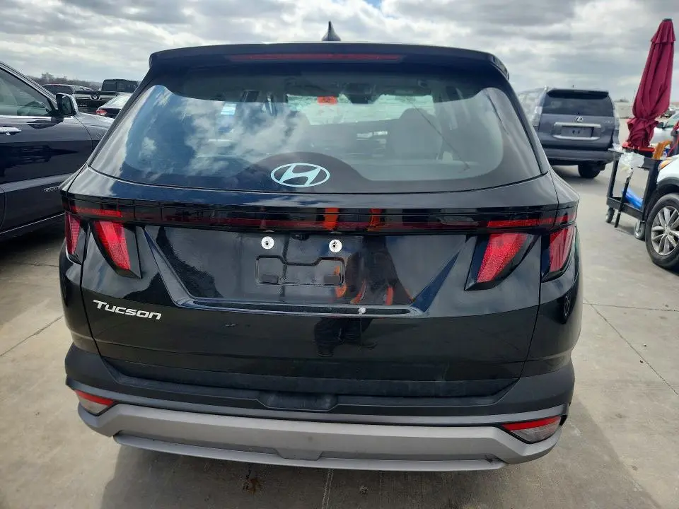 2025 HYUNDAI TUCSON SE  