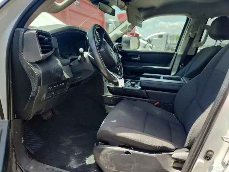 2023 TOYOTA TUNDRA SR5  