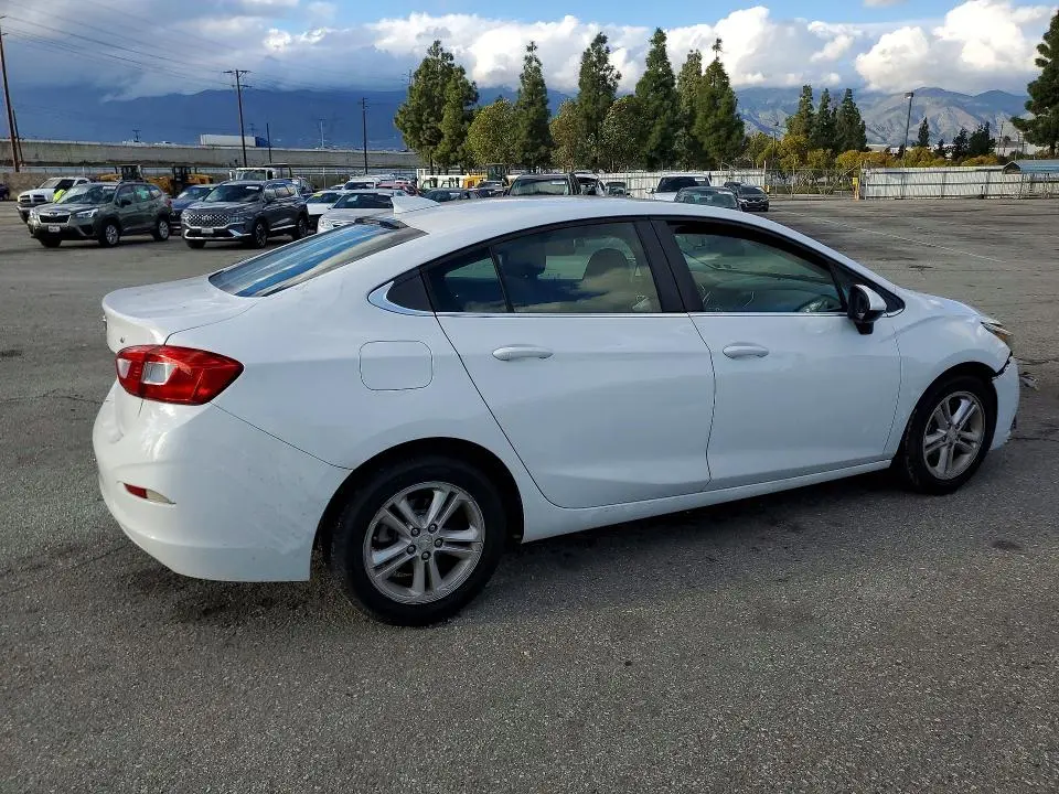 2018 CHEVROLET CRUZE LT  