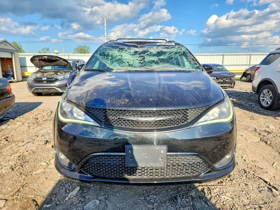 2018 CHRYSLER PACIFICA LIMITED  