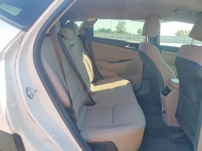 2020 HYUNDAI TUCSON SEL  