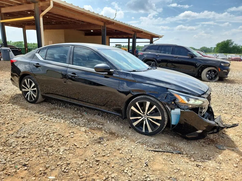 2020 NISSAN ALTIMA SR  