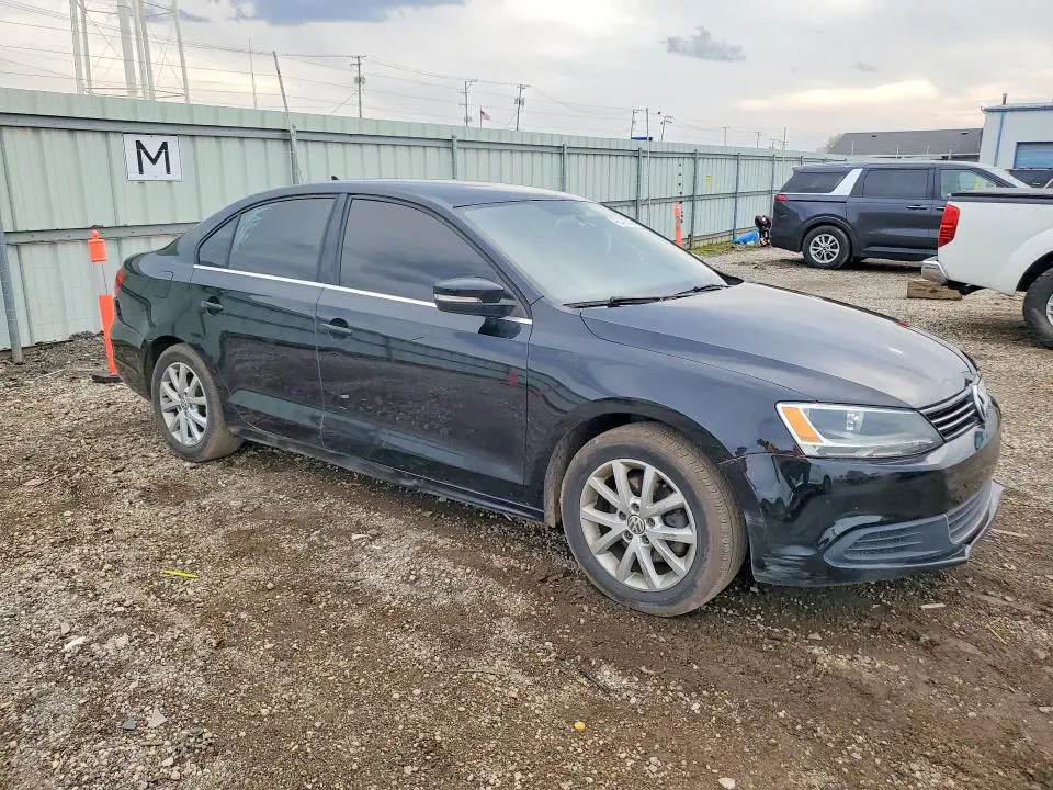 2013 VOLKSWAGEN JETTA SE  