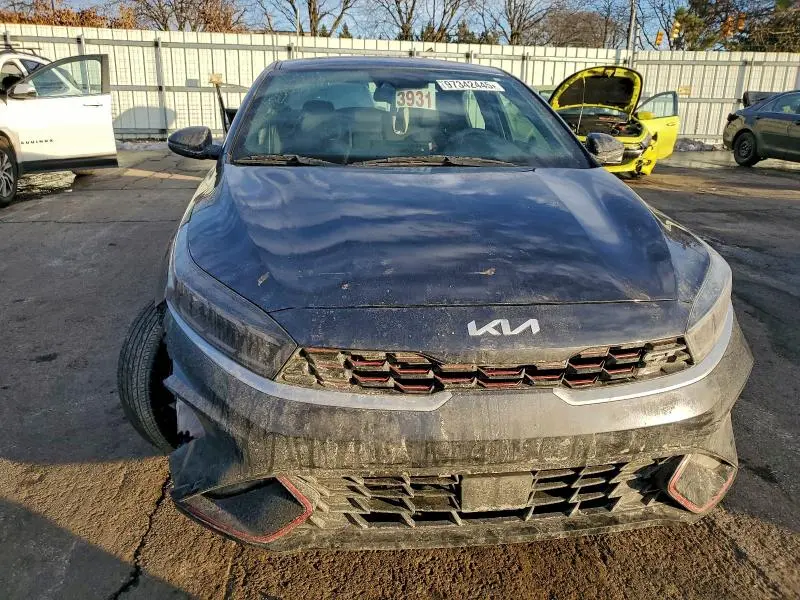 2023 KIA FORTE GT  