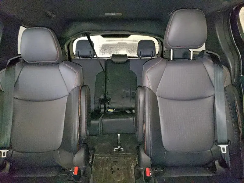 2021 TOYOTA SIENNA XSE  