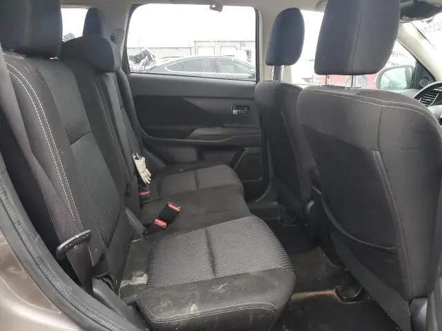 2016 MITSUBISHI OUTLANDER SE  