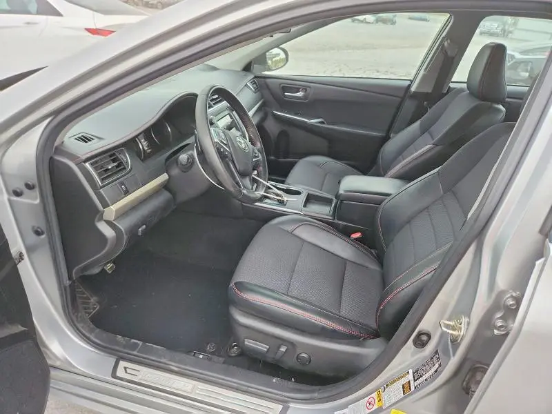 2017 TOYOTA CAMRY SE  