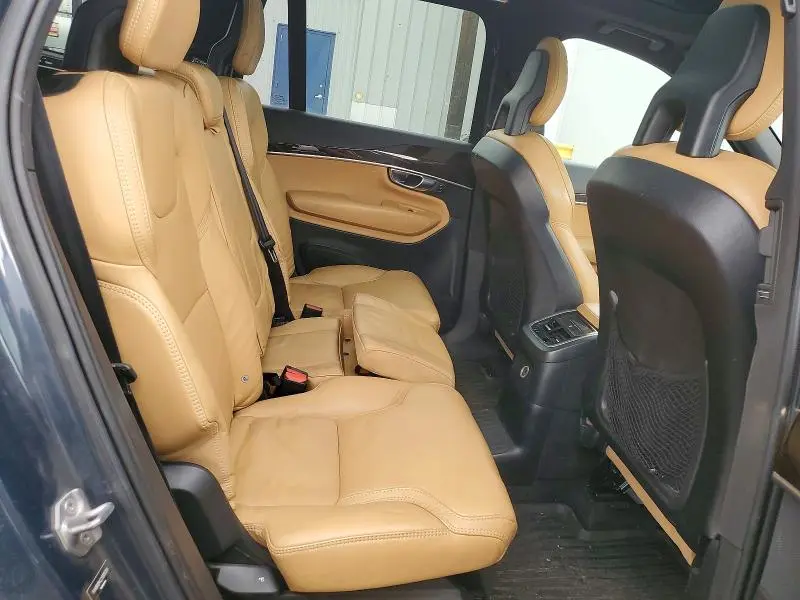 2018 VOLVO XC90 T8  