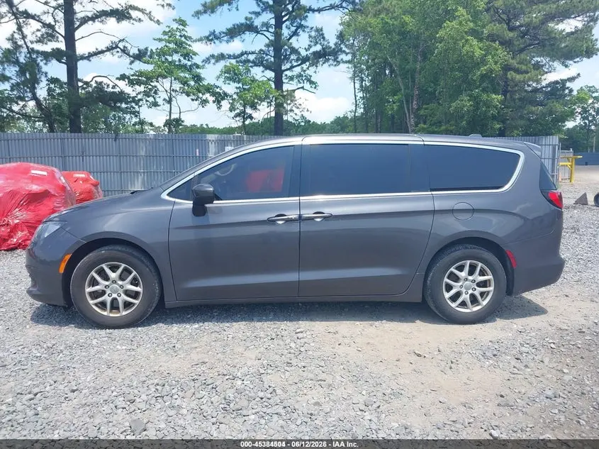 2020 CHRYSLER VOYAGER LX