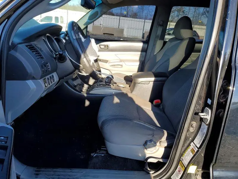 2013 TOYOTA TACOMA V6  