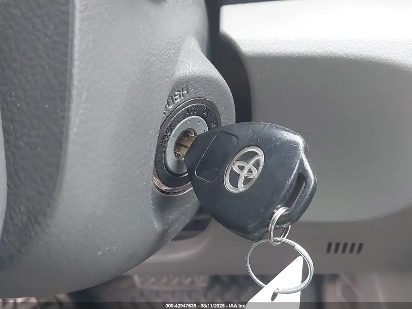 2011 TOYOTA CAMRY LE
