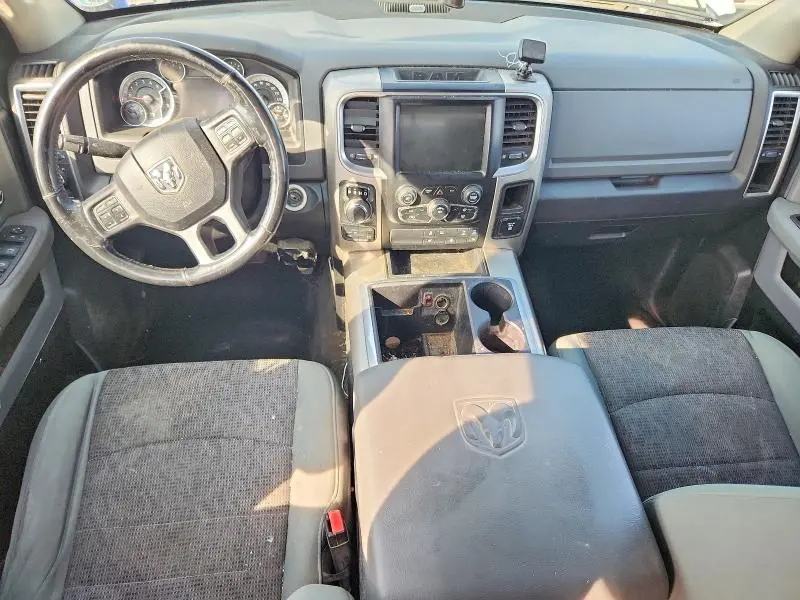 2015 RAM 1500 SLT  