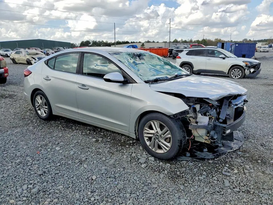 2019 HYUNDAI ELANTRA SEL  
