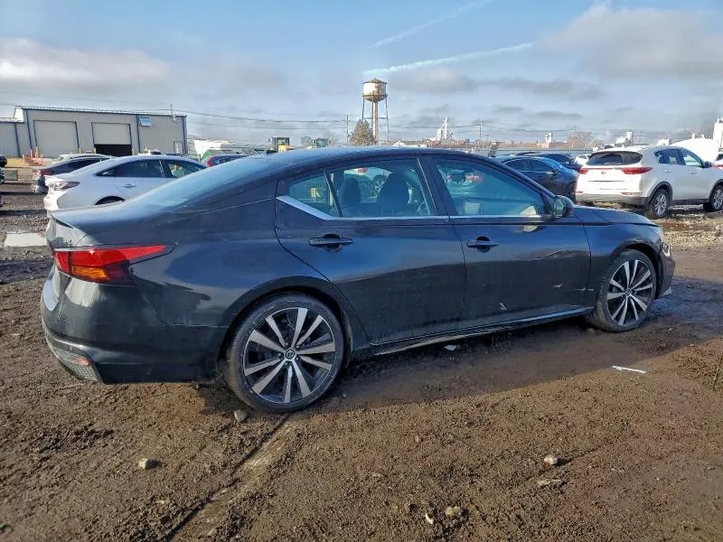 2021 NISSAN ALTIMA SR  