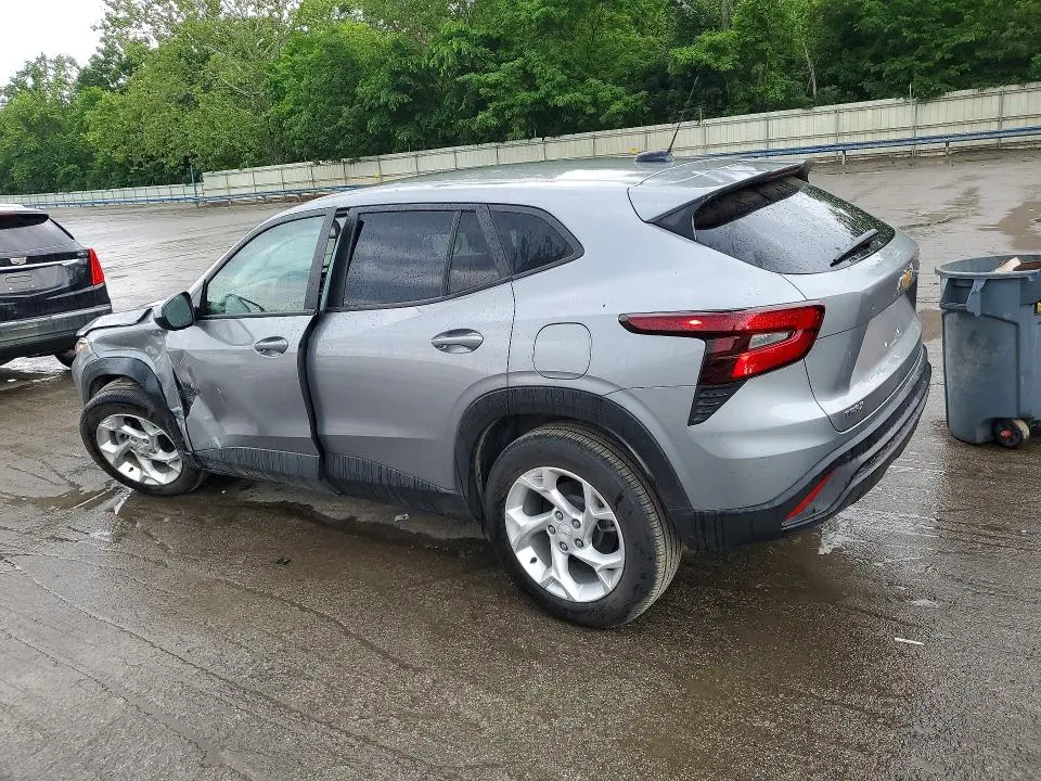 2025 CHEVROLET TRAX LS  