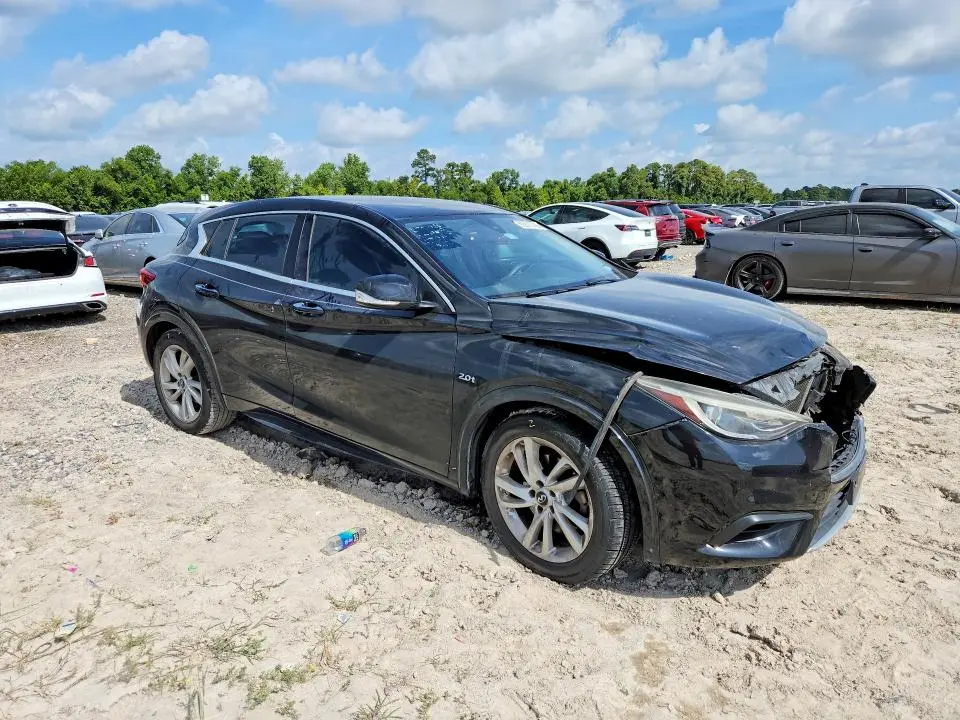 2018 INFINITI QX30 PURE  