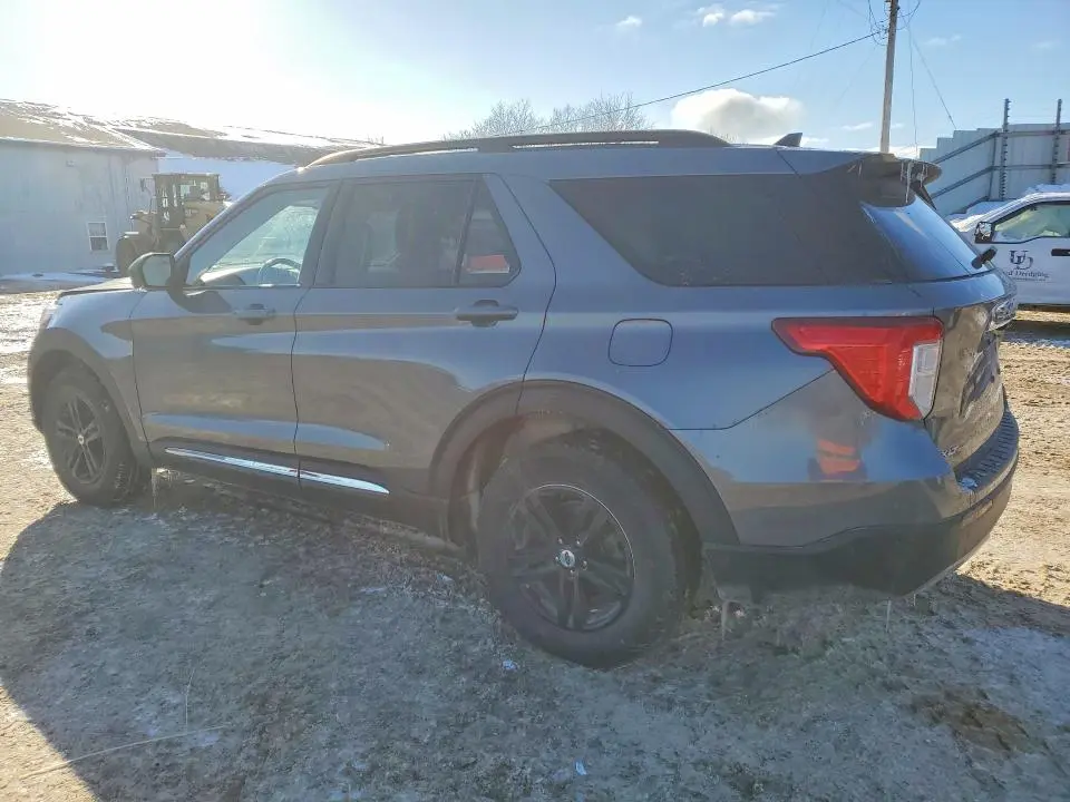 2022 FORD EXPLORER XLT  