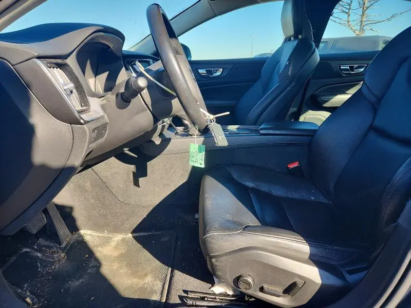 2020 VOLVO S60 T5 MOMENTUM  