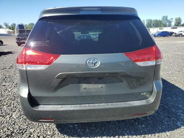 2014 TOYOTA SIENNA LE  