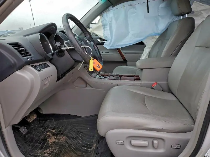 2013 TOYOTA HIGHLANDER LIMITED  