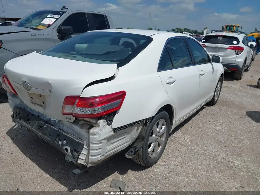 2011 TOYOTA CAMRY LE