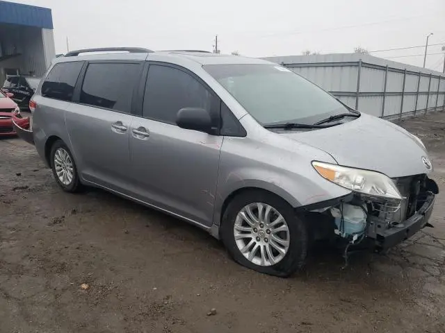 2011 TOYOTA SIENNA XLE  