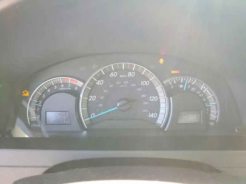 2014 TOYOTA CAMRY SE  