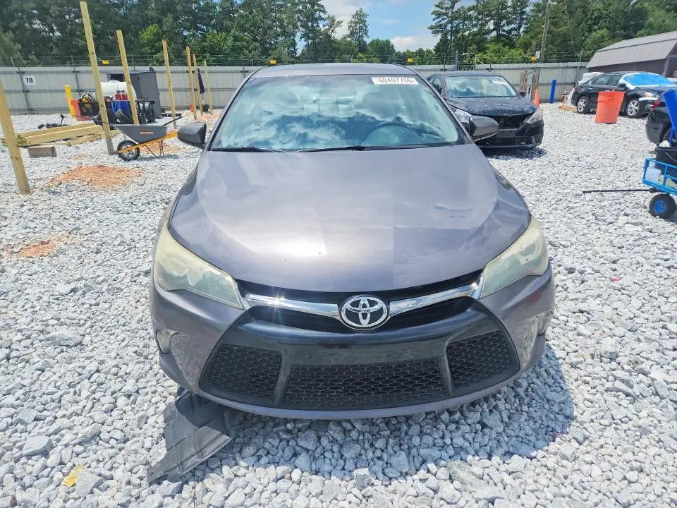 2016 TOYOTA CAMRY SE  