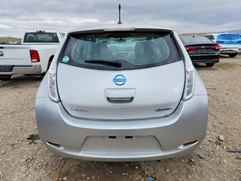 2013 NISSAN LEAF S  