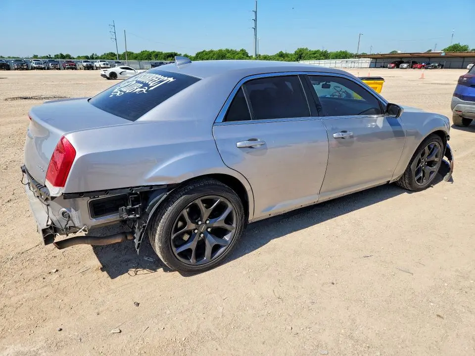 2017 CHRYSLER 300 LIMITED  