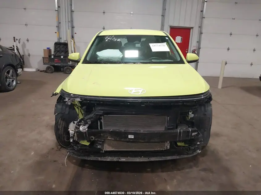 2024 HYUNDAI KONA SE