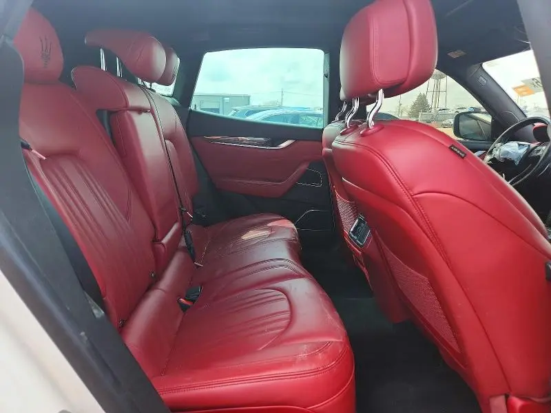 2022 MASERATI LEVANTE BASE  
