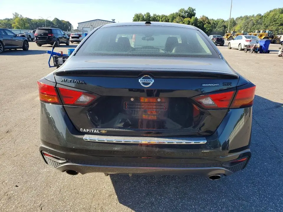 2022 NISSAN ALTIMA SR  
