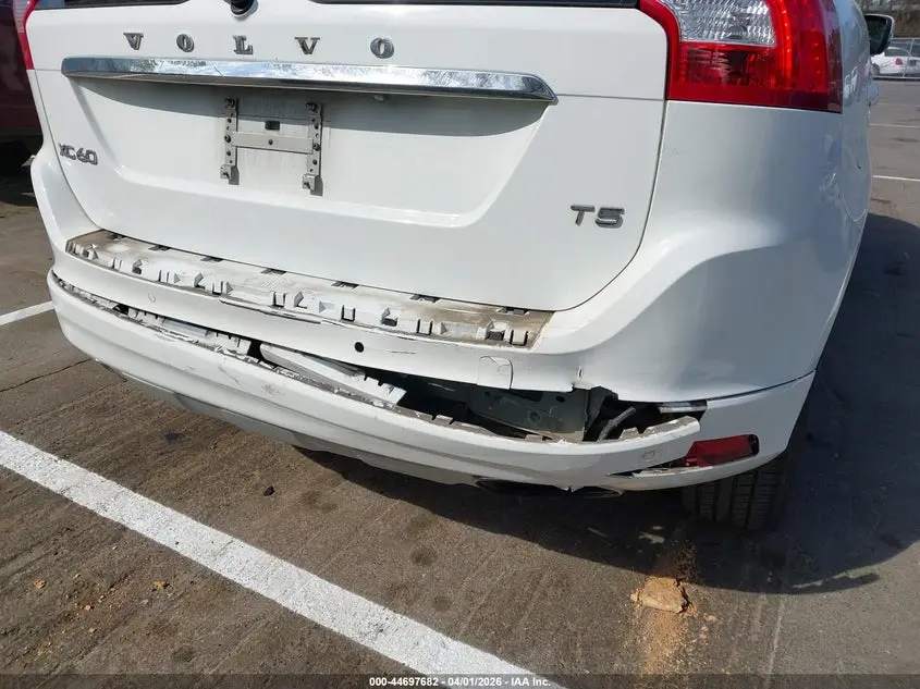 2016 VOLVO XC60 T5 DRIVE-E PLATINUM