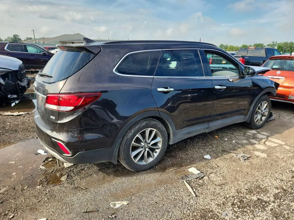 2018 HYUNDAI SANTA FE SE  