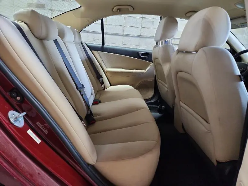 2010 HYUNDAI SONATA GLS  