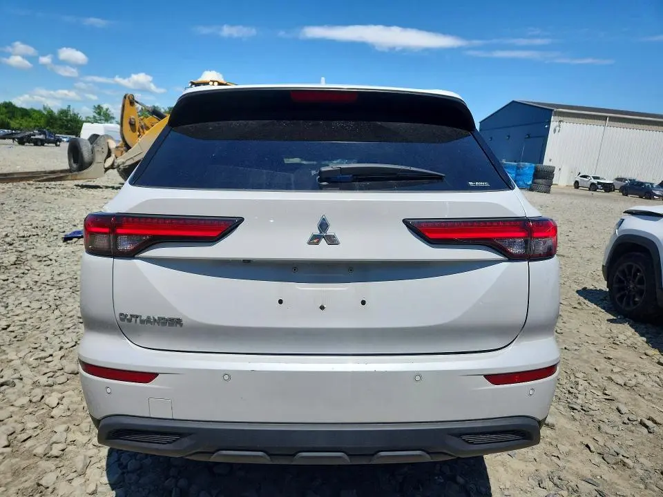 2022 MITSUBISHI OUTLANDER ES  