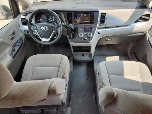 2017 TOYOTA SIENNA LE  