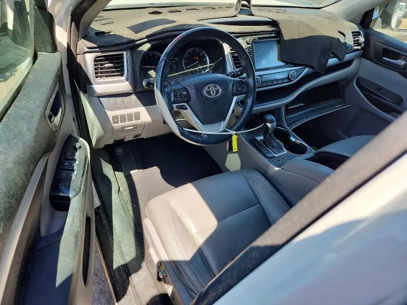2015 TOYOTA HIGHLANDER XLE  