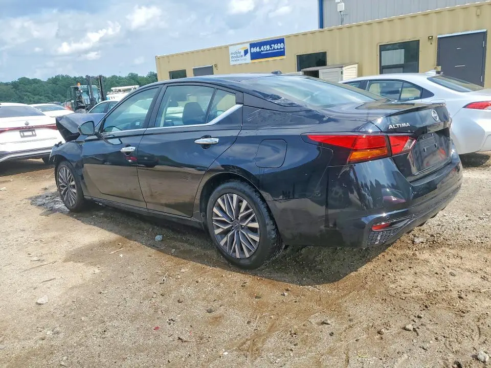 2023 NISSAN ALTIMA SV  