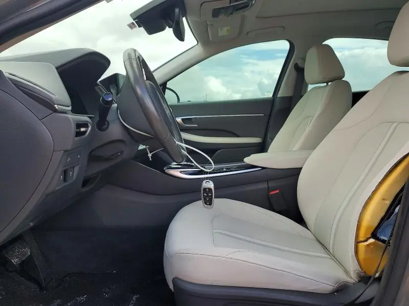 2022 HYUNDAI SONATA SEL  